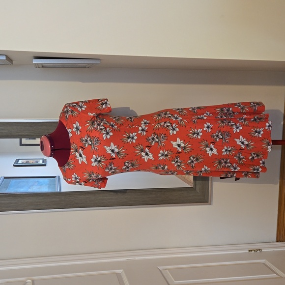 Ladies dress - Picture 2 of 5